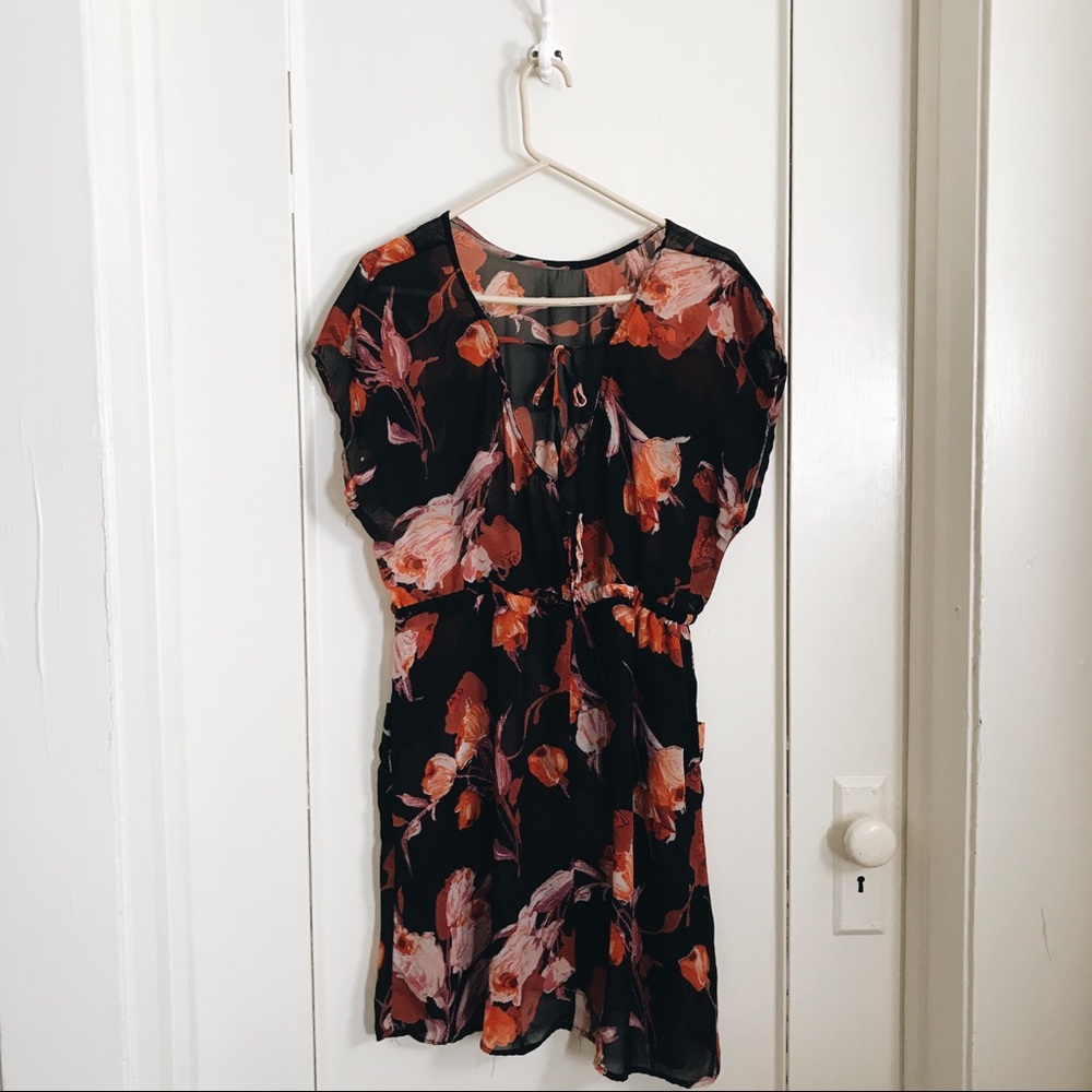 Dress - Picture 4 of 4